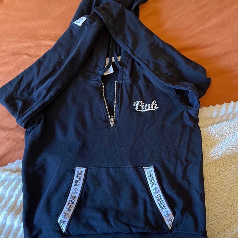 Size medium Pink sweatshirt